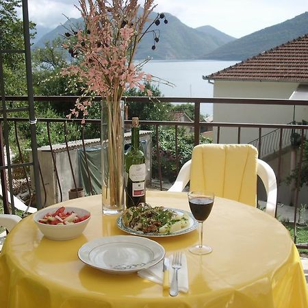 Holiday Home Bokokotorski Zaliv Buitenkant foto