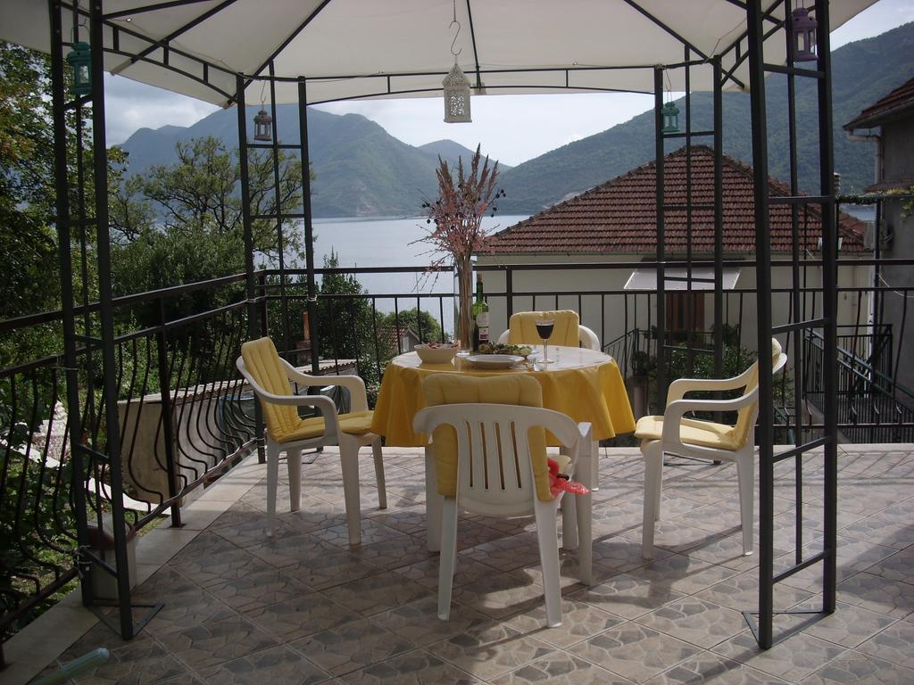 Holiday Home Bokokotorski Zaliv Buitenkant foto